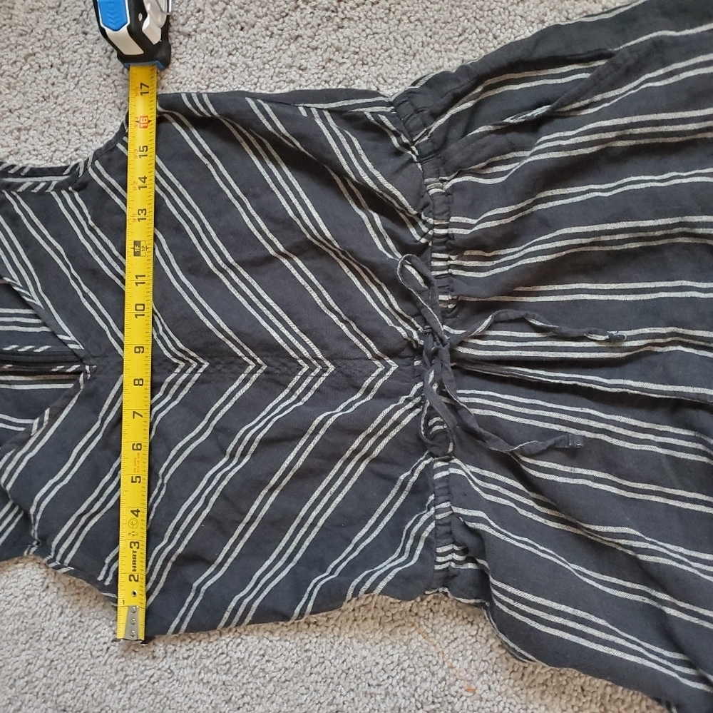 Amazon Essentials Vneck Linen Blend Striped Sleeveless Romper - Picture 10 of 11